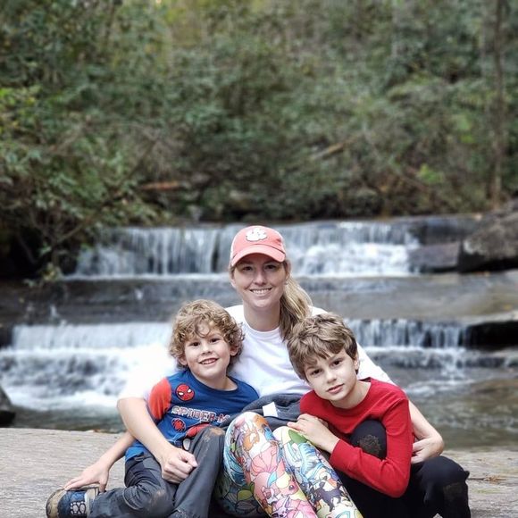 Meet your Posher, Jessica - Picture 1 of 1